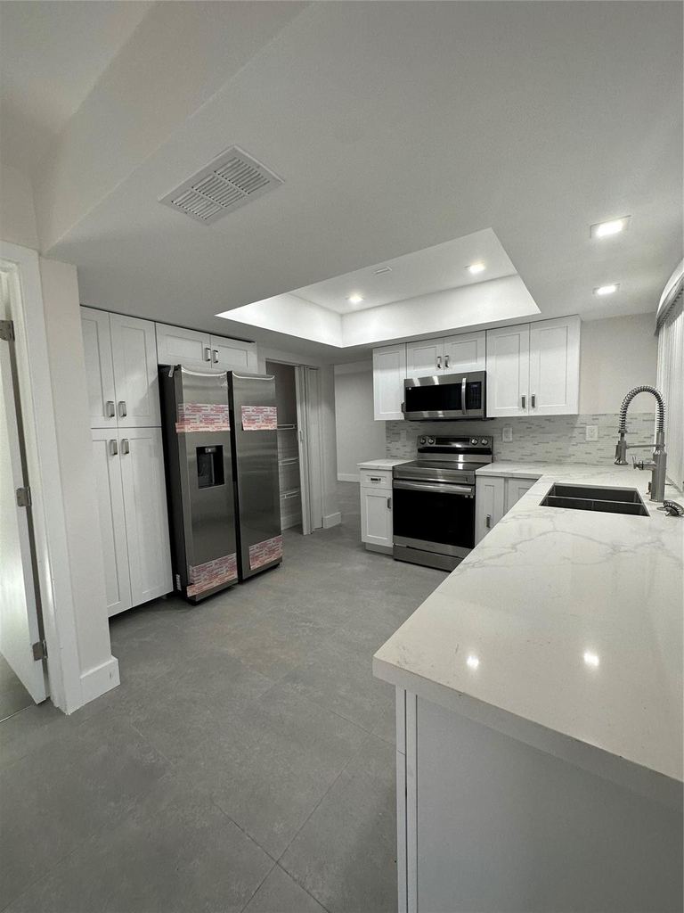 6350 Liberty Street - Photo 5