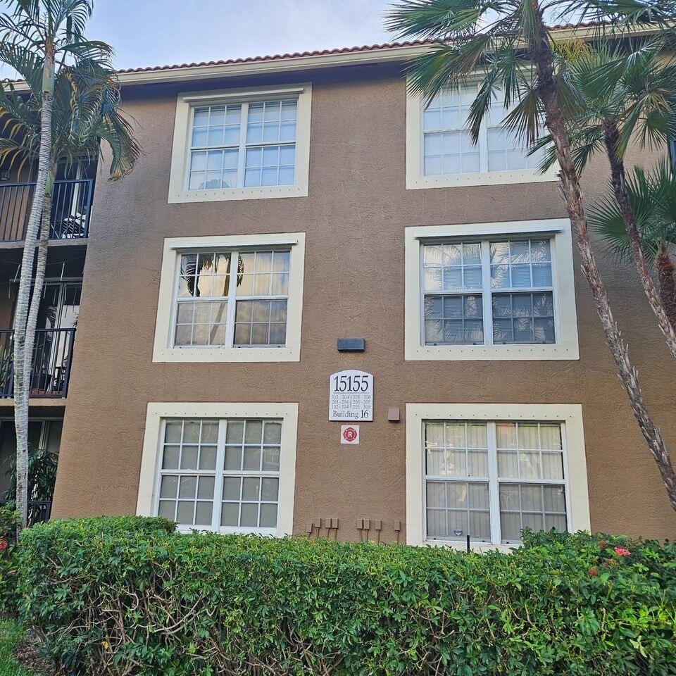 15155 Michelangelo Boulevard - Photo 2