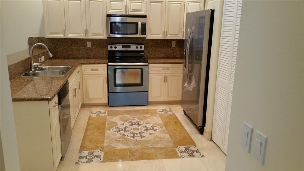 6908 Nw 33rd Street - Photo 3