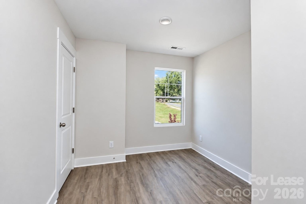 105 Silverwood Court - Photo 34