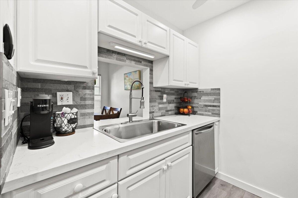 250 Ne 20th Street - Photo 8