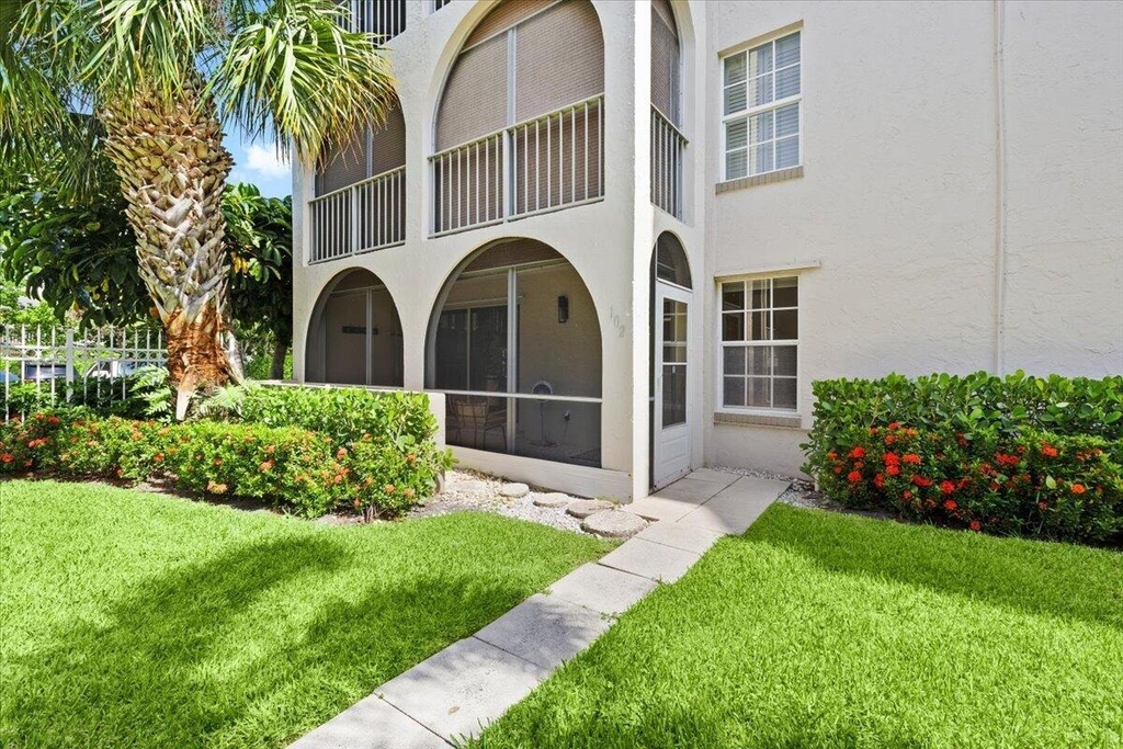 250 Ne 20th Street - Photo 24