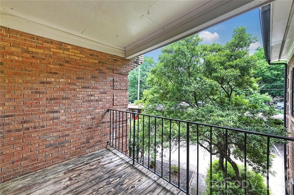 1016 Queens Road - Photo 29