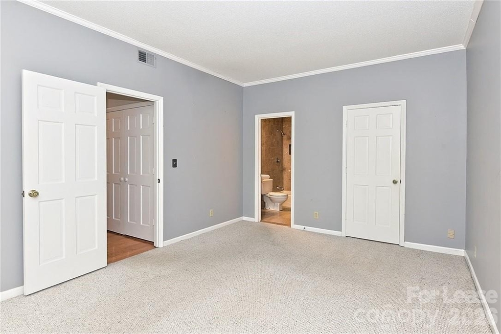 1016 Queens Road - Photo 23