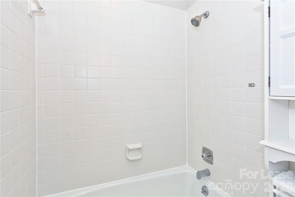 1016 Queens Road - Photo 17