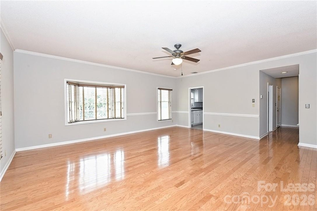 1016 Queens Road - Photo 14