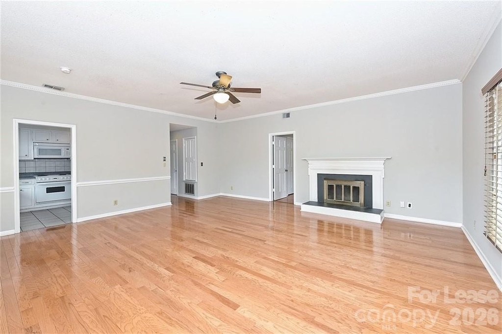 1016 Queens Road - Photo 13