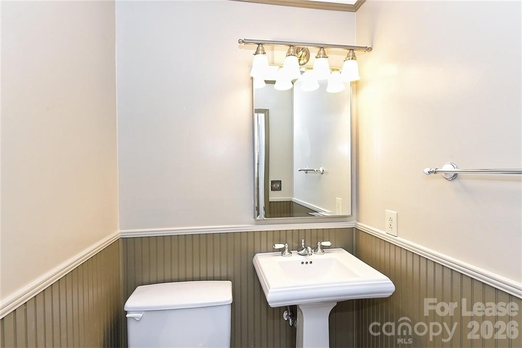1016 Queens Road - Photo 8