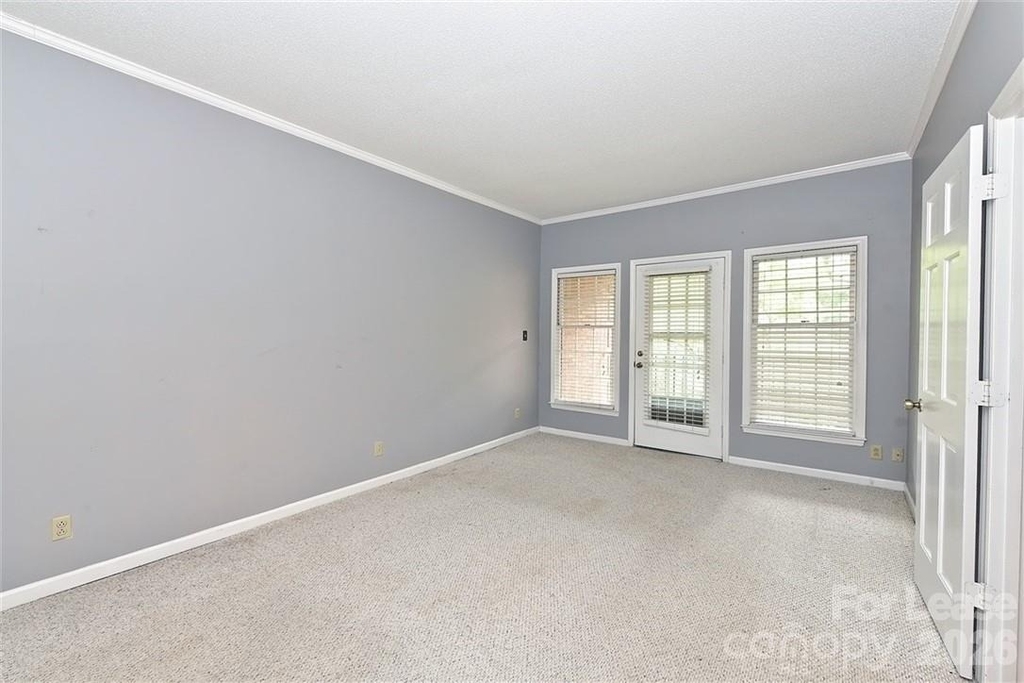 1016 Queens Road - Photo 21