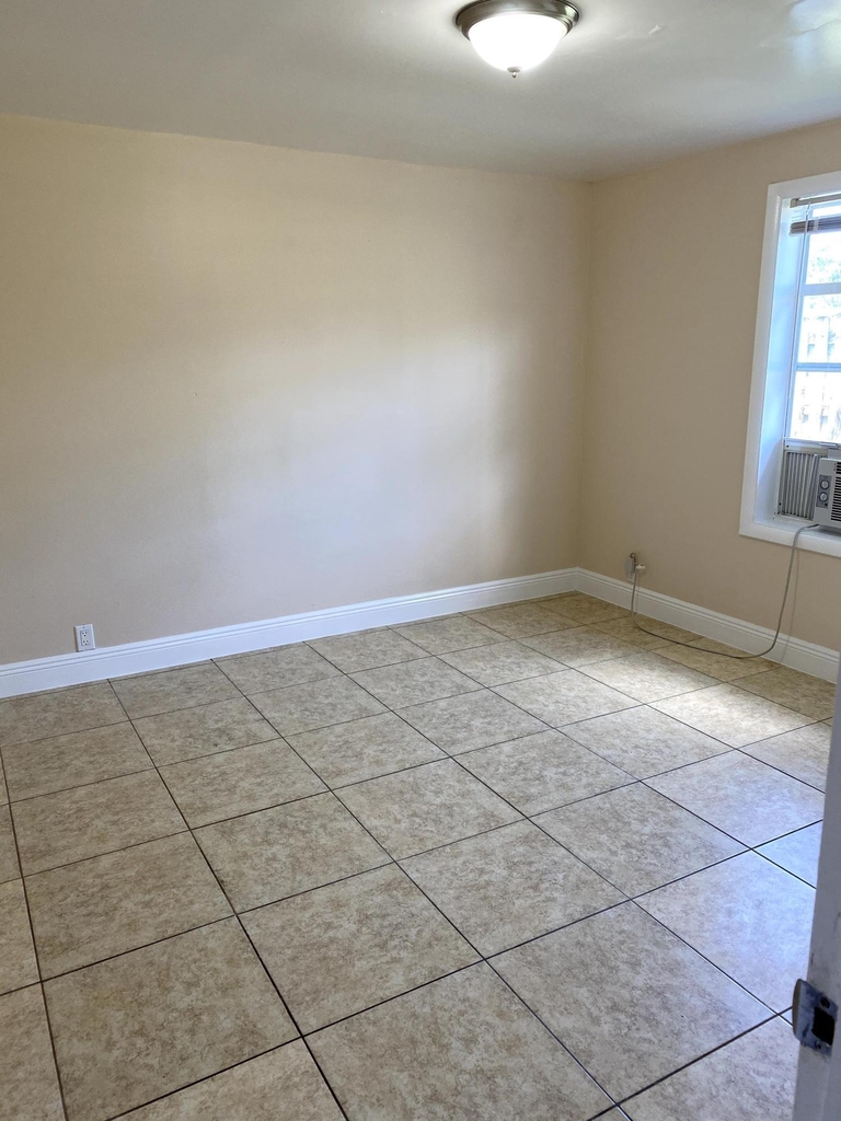 4821 Vermont Avenue - Photo 4