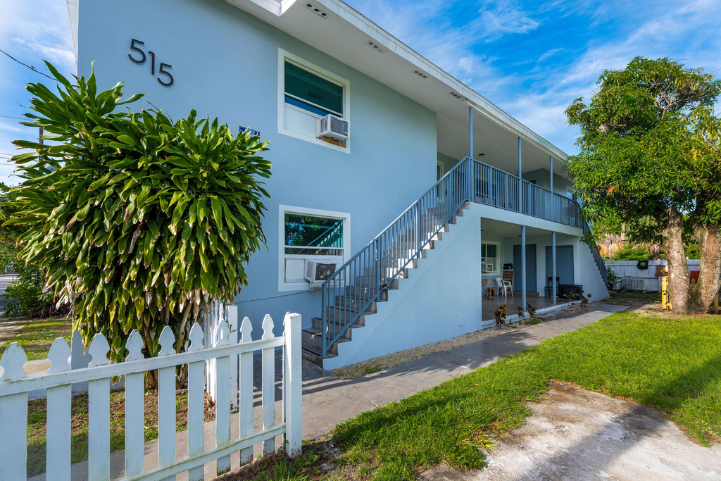 515 N Sapodilla Avenue - Photo 3