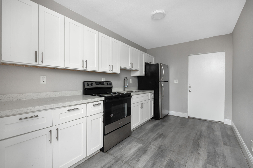 515 N Sapodilla Avenue - Photo 13