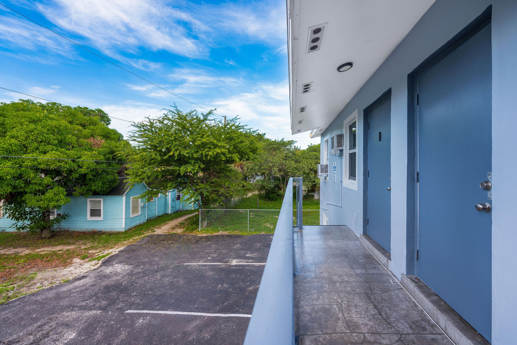 515 N Sapodilla Avenue - Photo 16