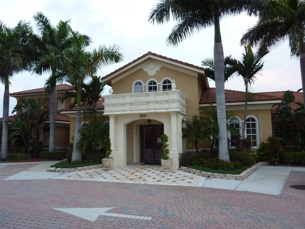 913 Villa Circle - Photo 18