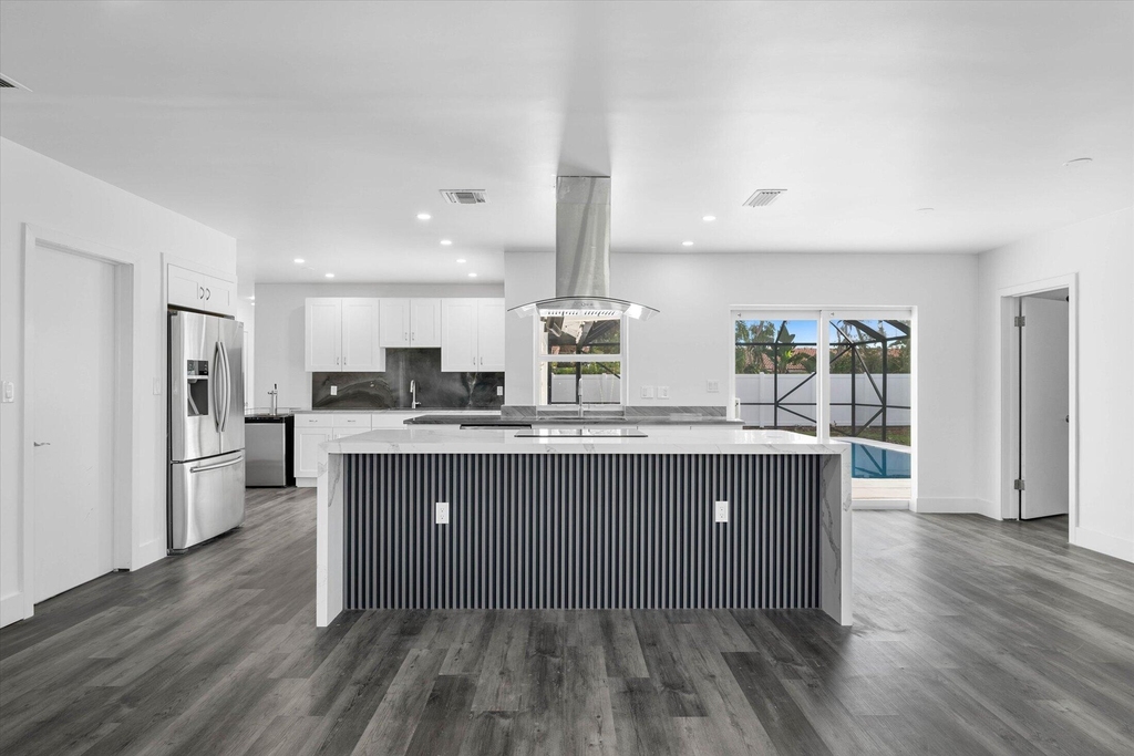 1650 Nw 9th Street - Photo 3