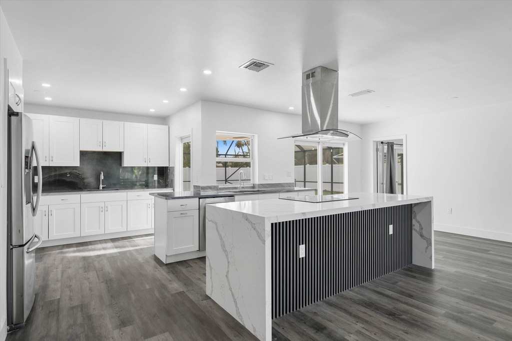 1650 Nw 9th Street - Photo 4