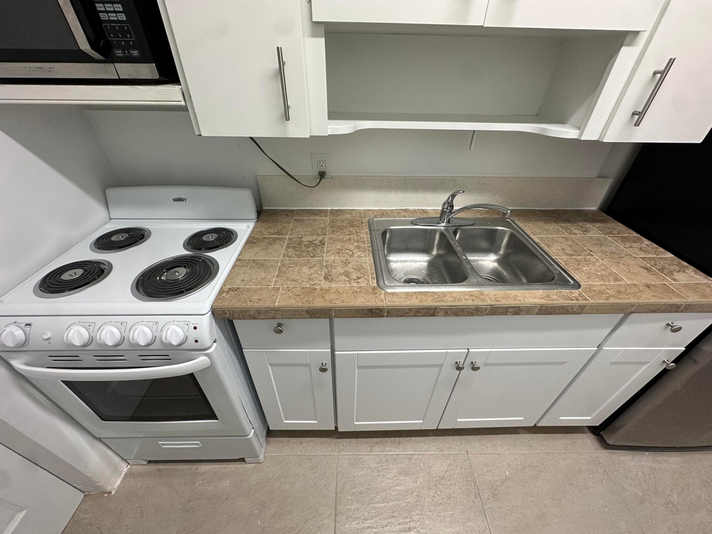 1018 Ne 3rd Street - Photo 8