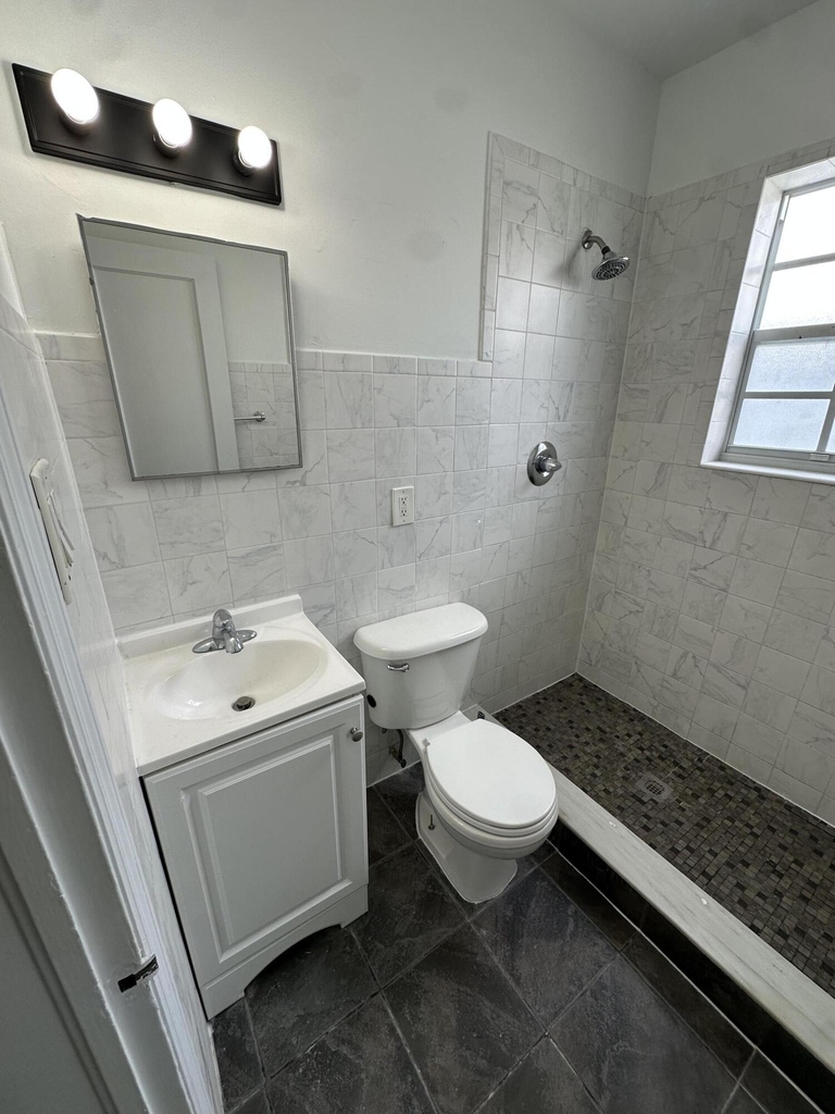 1018 Ne 3rd Street - Photo 11