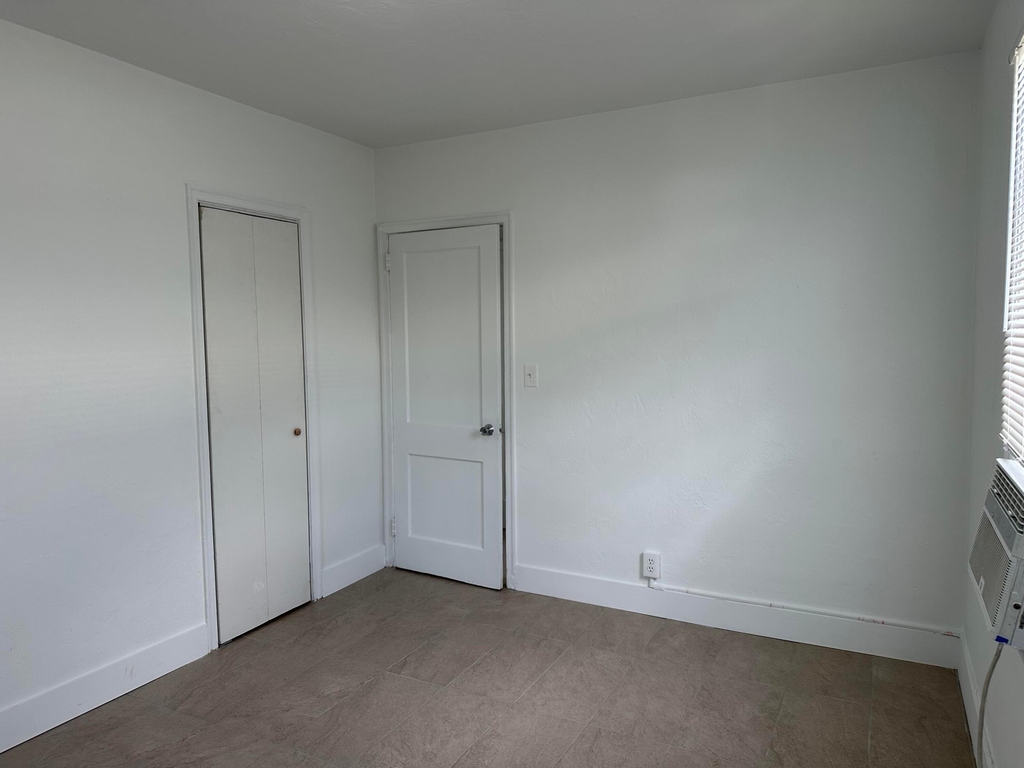 1018 Ne 3rd Street - Photo 13