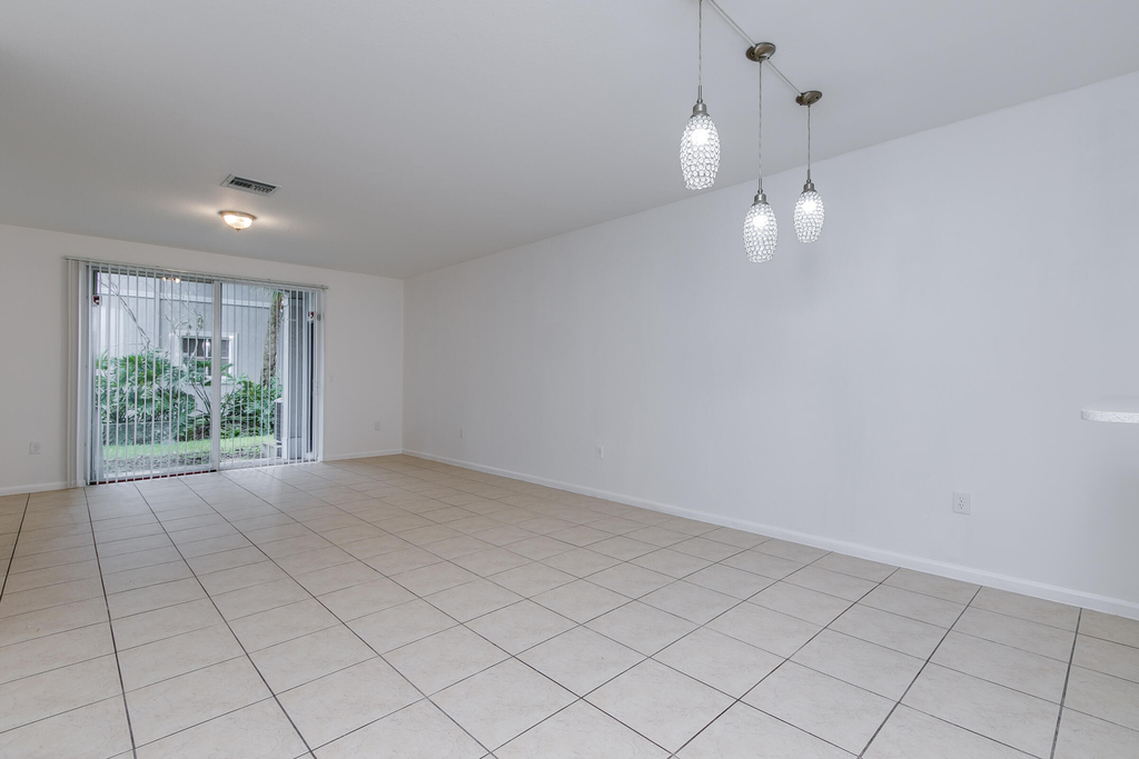 2830 Sw 82nd Avenue - Photo 13