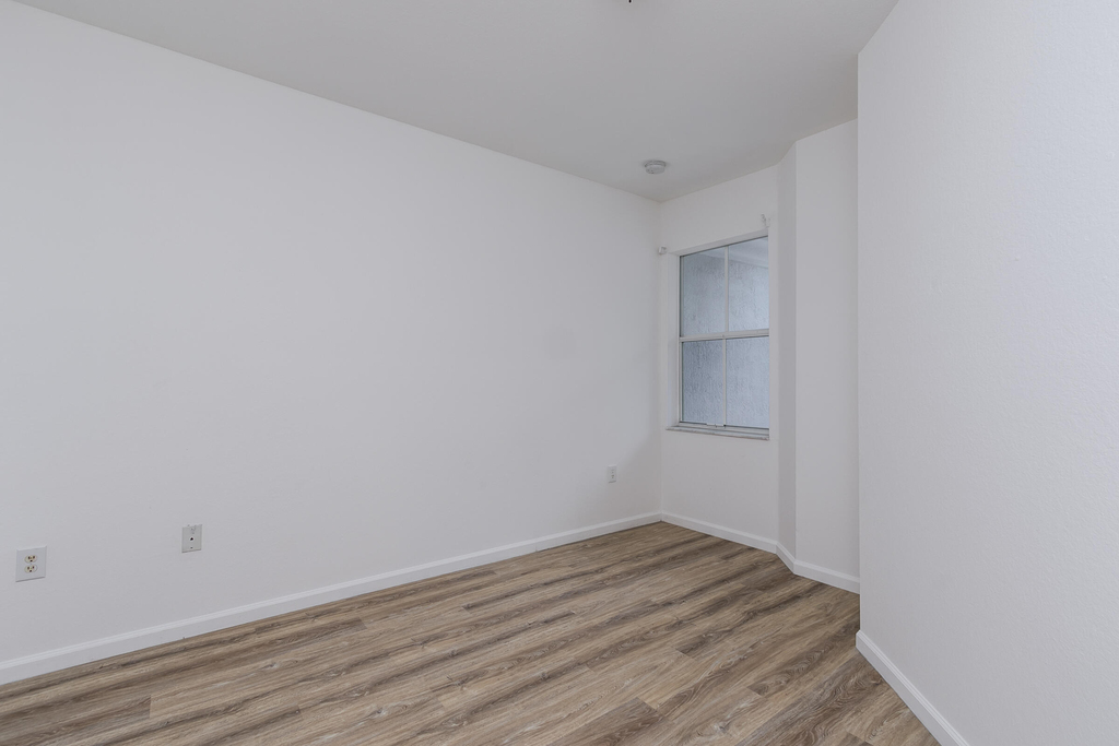 2830 Sw 82nd Avenue - Photo 37