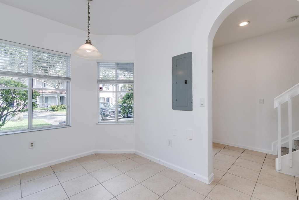 2830 Sw 82nd Avenue - Photo 8