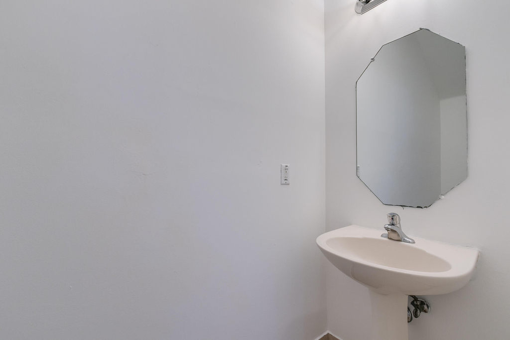 2830 Sw 82nd Avenue - Photo 18