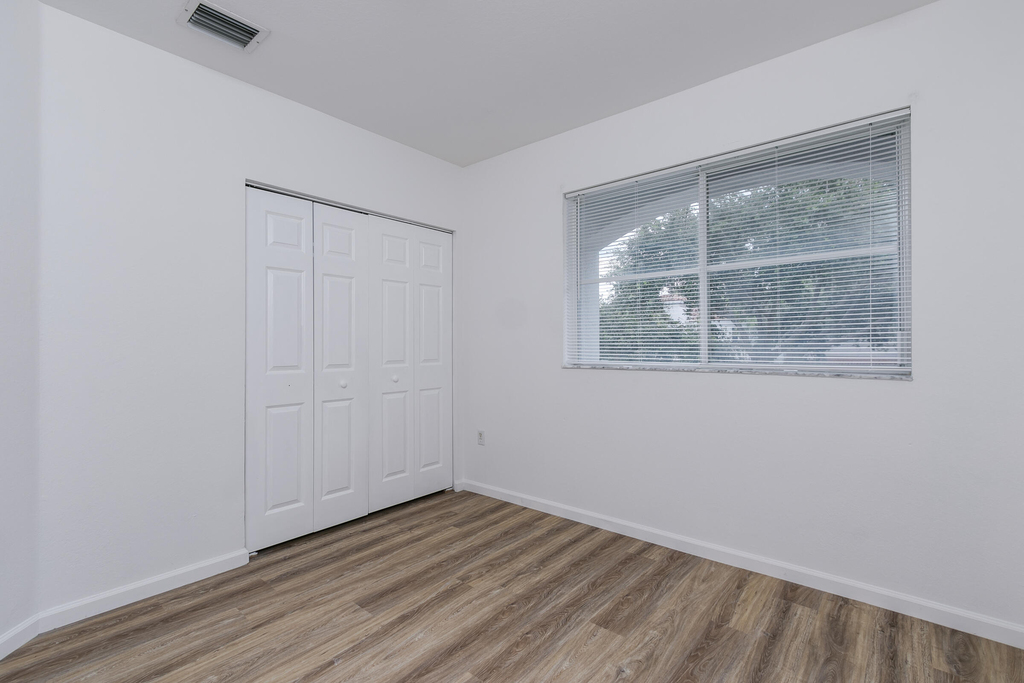 2830 Sw 82nd Avenue - Photo 31