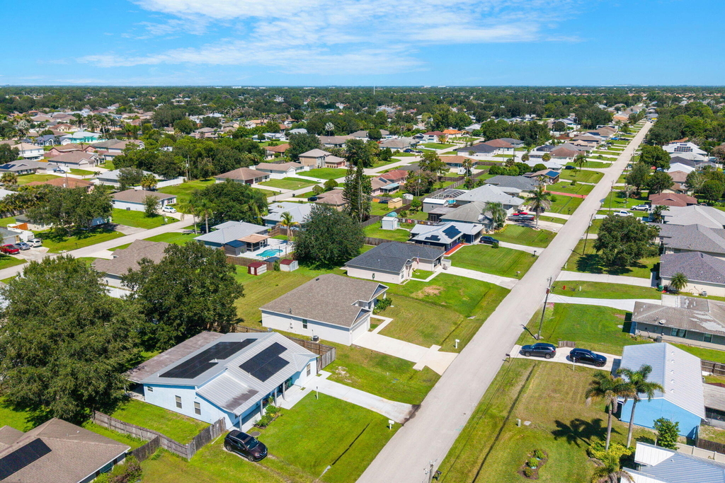 2044 Sw Americana Street - Photo 2