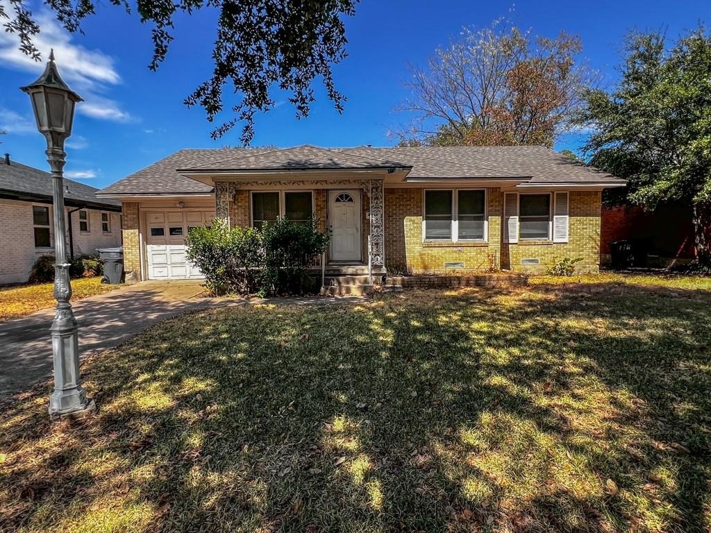 2629 Maverick Avenue - Photo 1