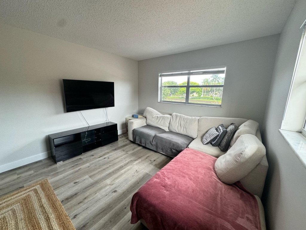 500 Sw 2nd Avenue - Photo 5
