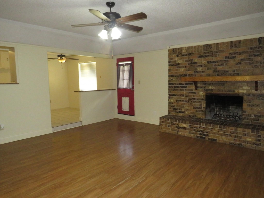 1928 Hurstview Drive - Photo 4