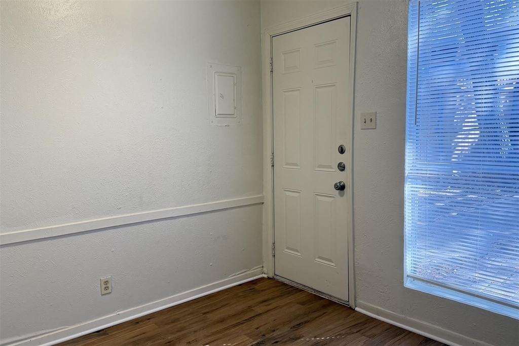 1913 Kingswood Court - Photo 7