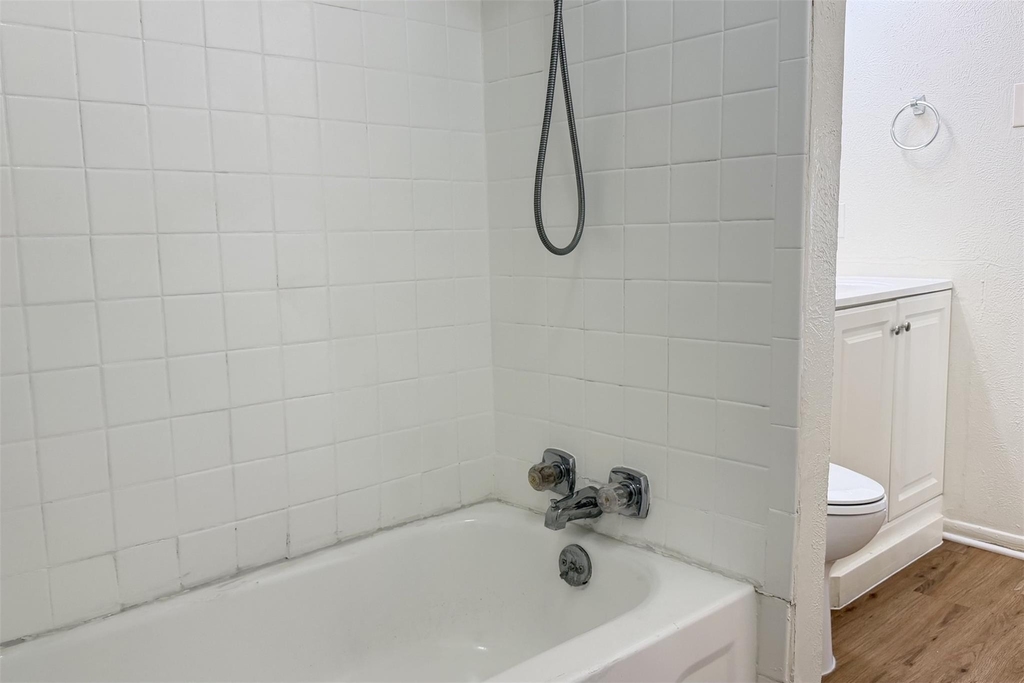 1913 Kingswood Court - Photo 14