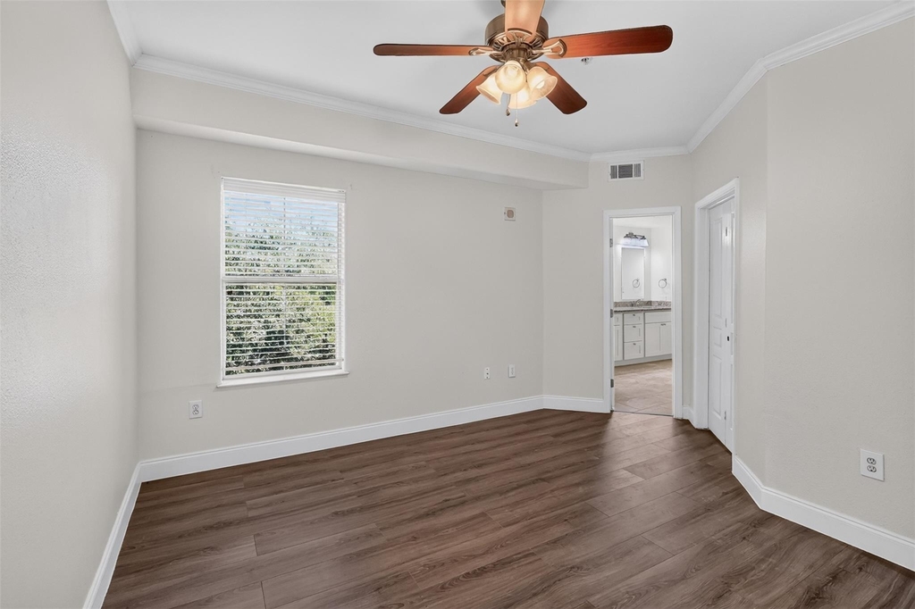 330 Las Colinas Boulevard E - Photo 11