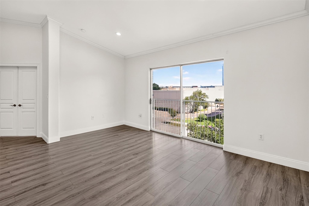 330 Las Colinas Boulevard E - Photo 3