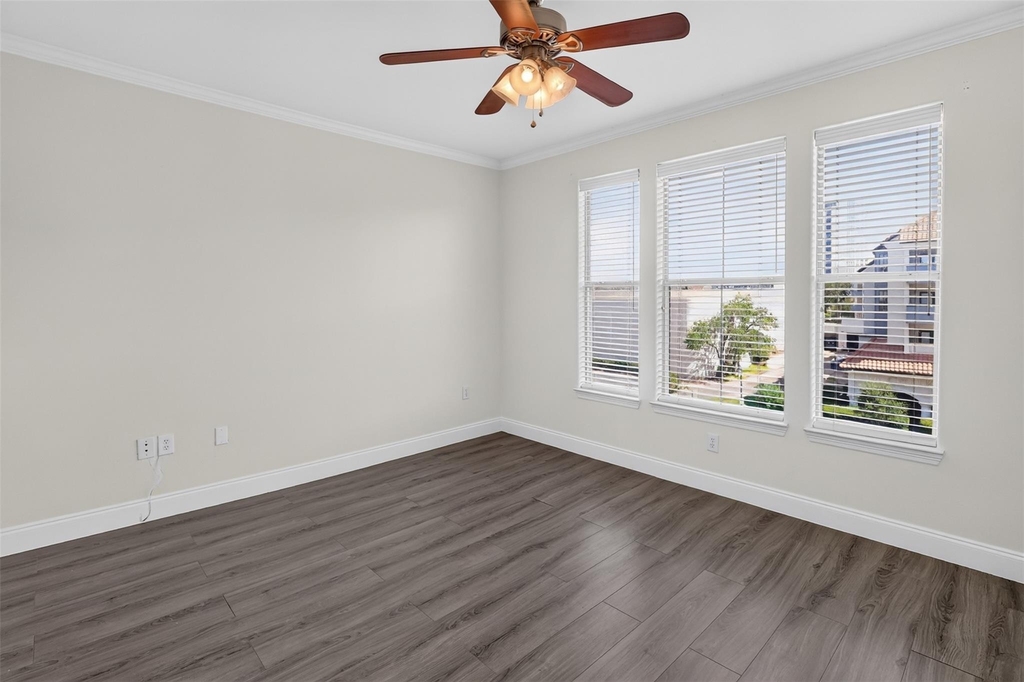 330 Las Colinas Boulevard E - Photo 18
