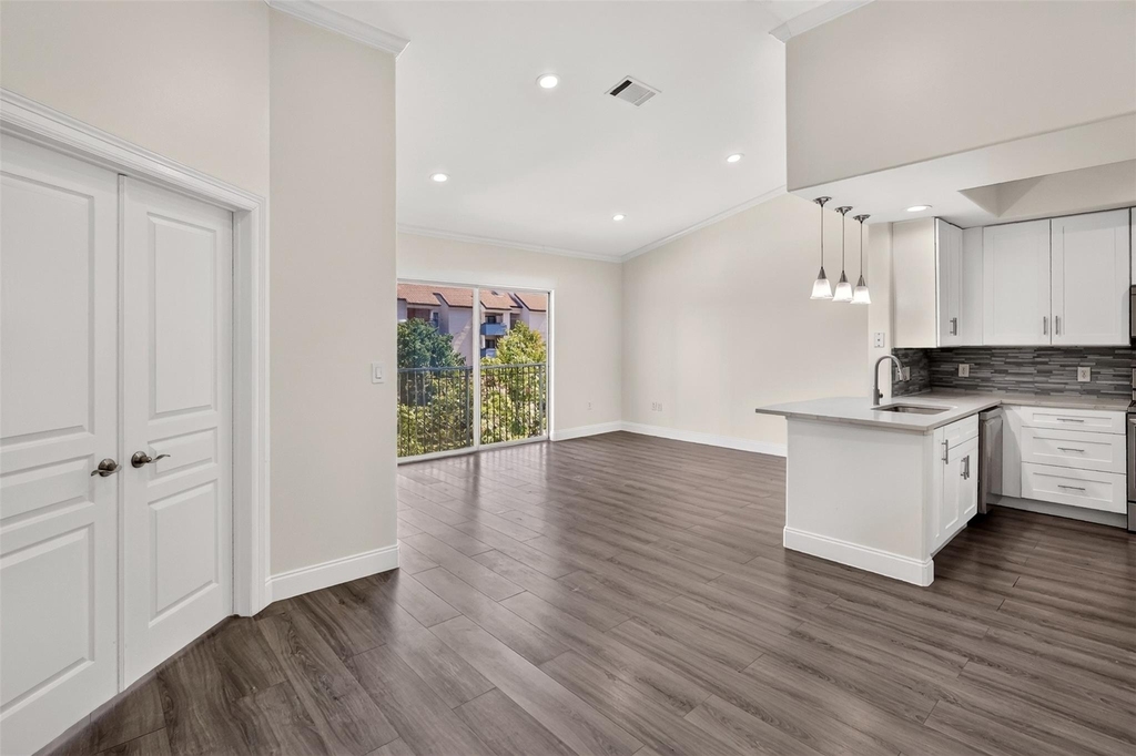 330 Las Colinas Boulevard E - Photo 6