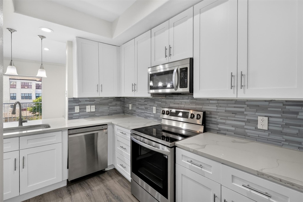 330 Las Colinas Boulevard E - Photo 9