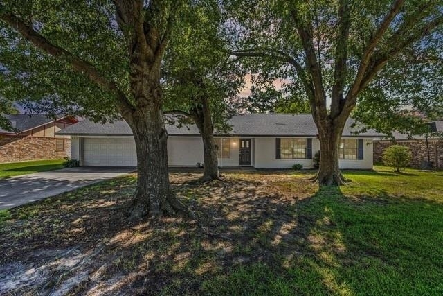 221 Azalea Drive - Photo 1