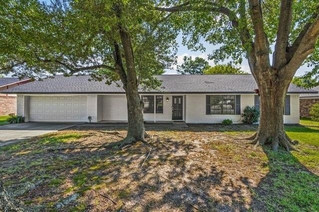 221 Azalea Drive - Photo 0