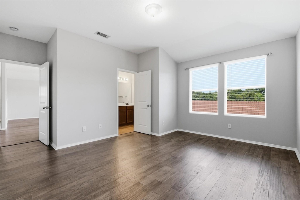 652 Lincoln Avenue - Photo 17
