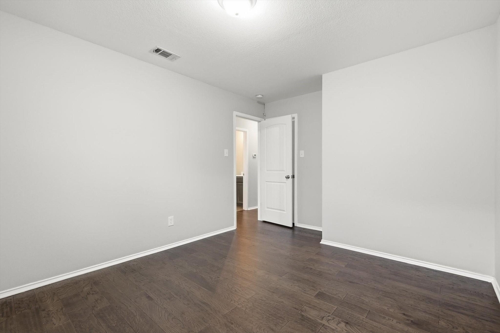 652 Lincoln Avenue - Photo 26