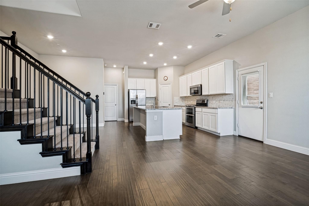 7401 Sunset Boulevard - Photo 3