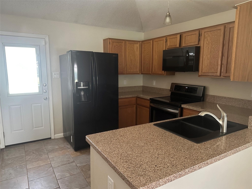 2305 Dalewood Lane - Photo 5