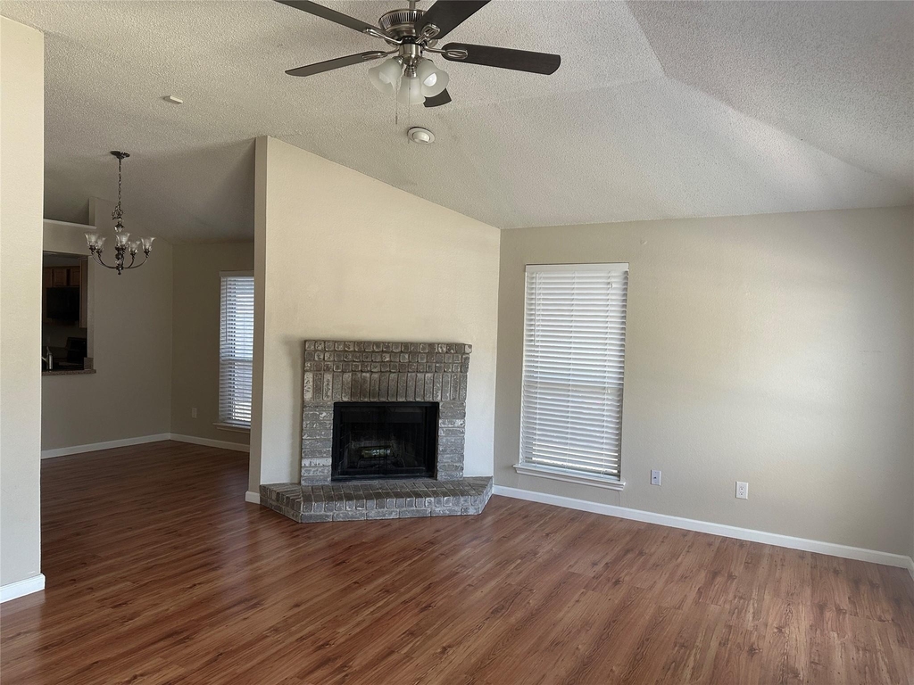 2305 Dalewood Lane - Photo 3