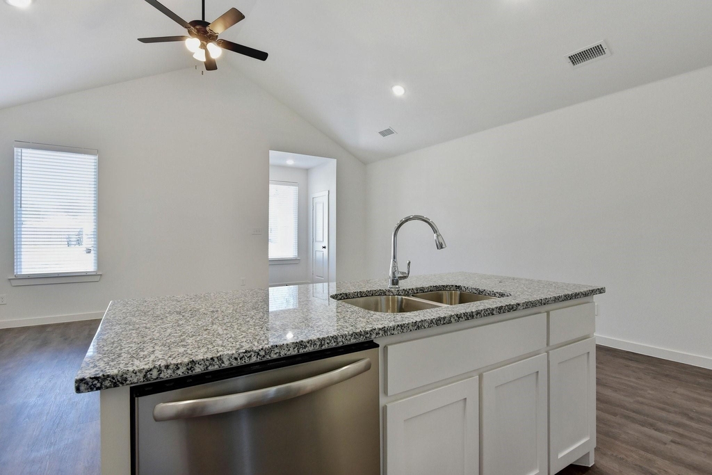 720 W Texas Street - Photo 9