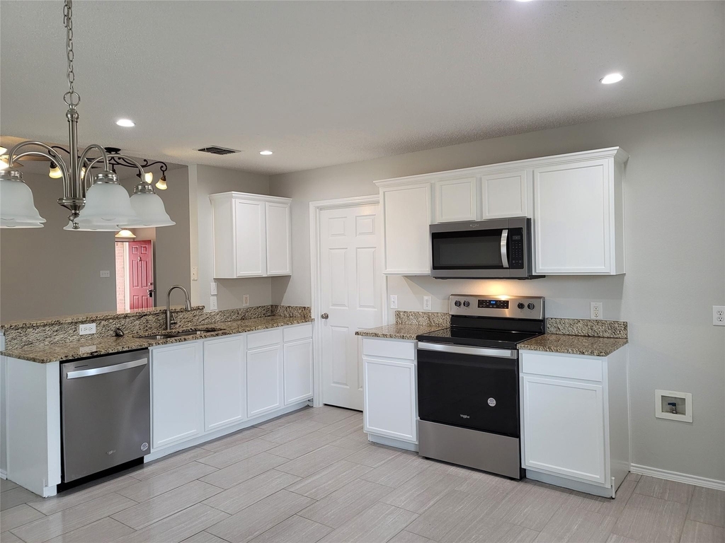 1706 Willow Way - Photo 6