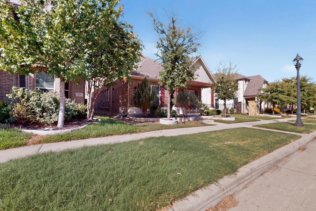 12779 Friar Street - Photo 2