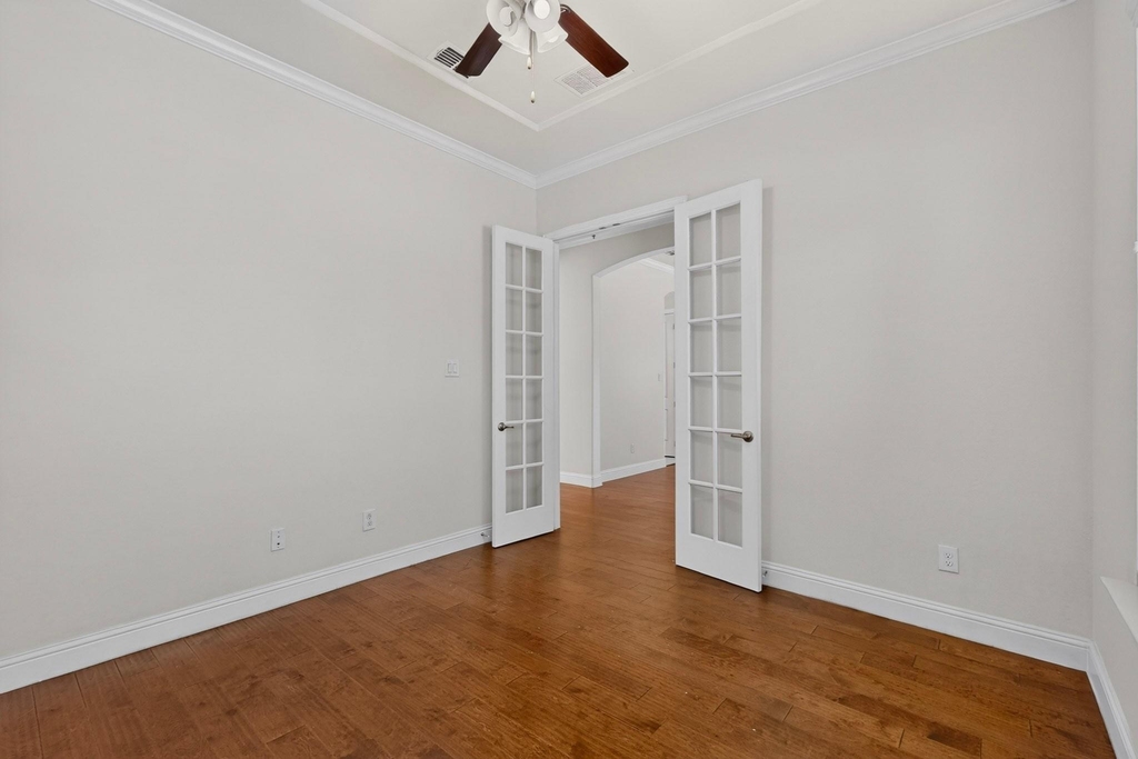 12779 Friar Street - Photo 10